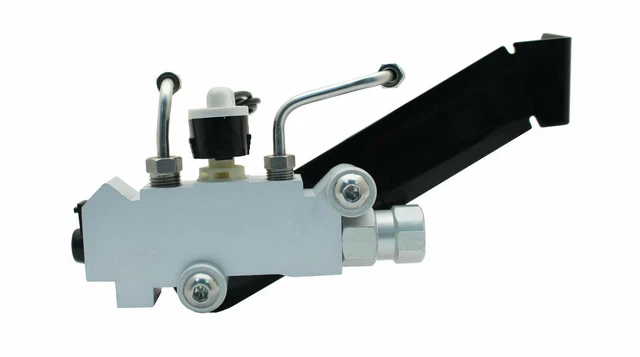 Disc/Drum Proportioning Valve with Bracket & Lines for Wilwood Master Cylinder