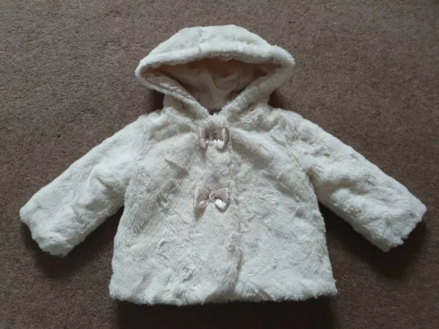 Gorgeous Cream faux fur Baby Girl Coat Age 3 to 6 Months