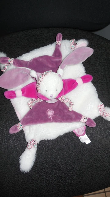 DOUDOU ET COMPAGNIE lapin plat Cerise blanc violet rose - état NEUF -