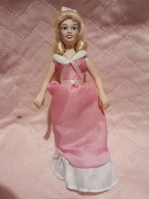 Aschenputtel Pink Die Welt von Disney Prinzessin Porzellan Puppe Sammlerfiguren