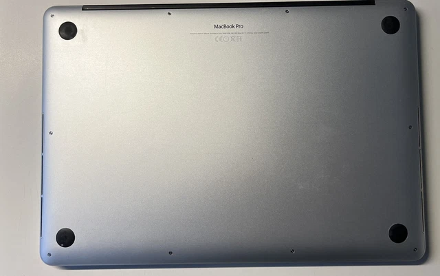 Apple MacBook Pro 15,4, 16 GB, 2,2 GHz i7 QuadCore i7, 250 GB unità di memoria a stato solido, Monterey 9