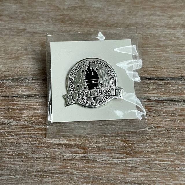 ROANE STATE Community College NIP 1971-1996 Lapel Pin