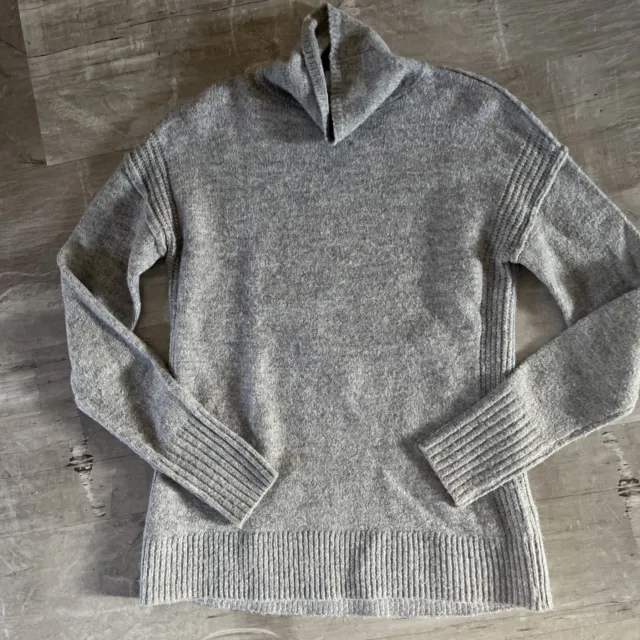 Gap Sweater Womens S Small Gray Pullover Turtleneck Long Sleeves Knit Wool Blend