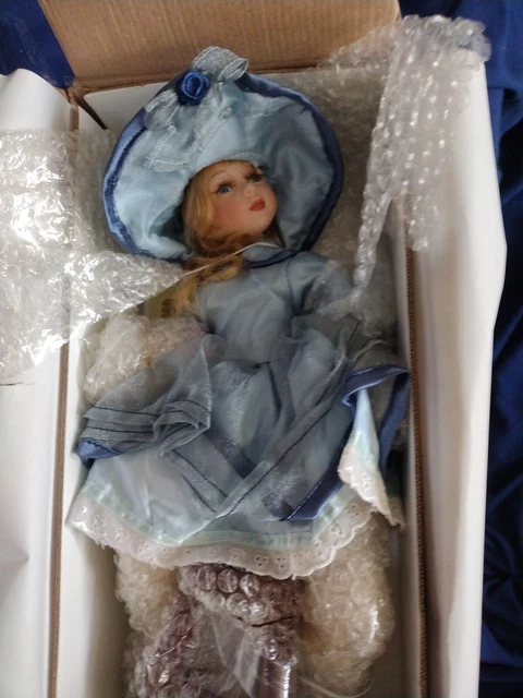 heritage signature collection porcelain doll Sadie 12427