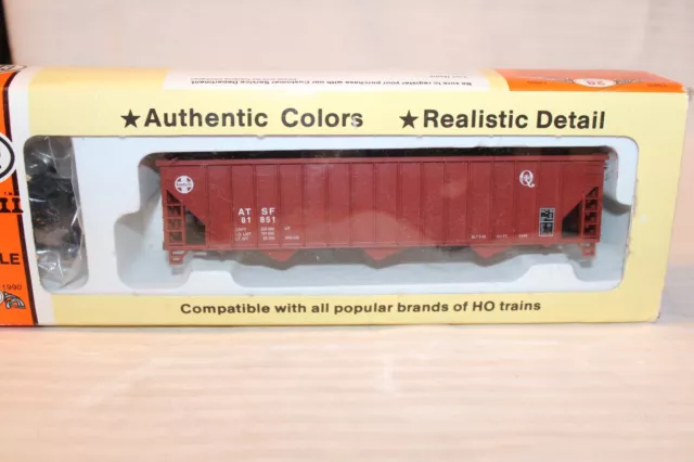 HO Scale Con-Cor, 3 Bay Hopper, ATSF Santa Fe, Tuscan Red, #81851 - 9356-3