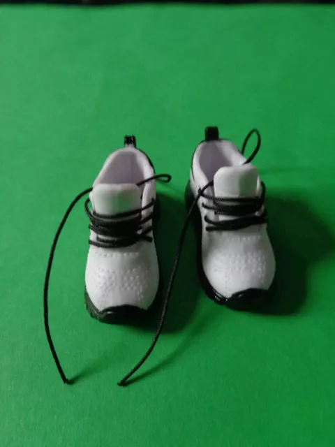 Zuru Brands Mini  Fashion  Sneakers schwarz- weiss