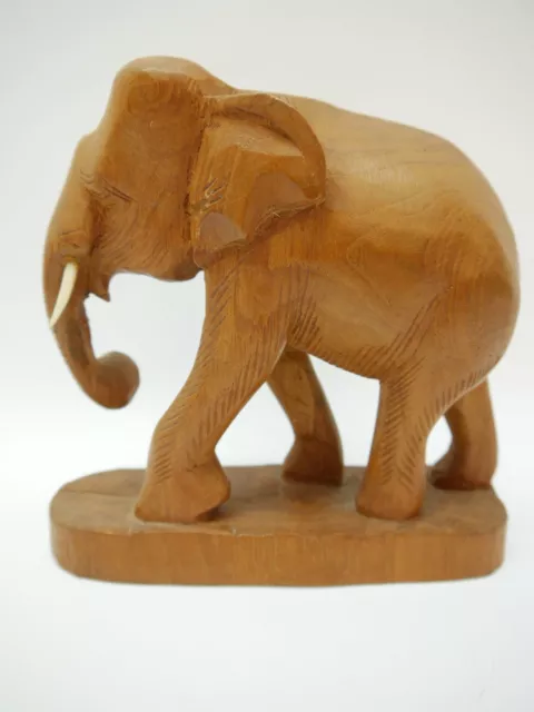 Mittelgroßer Holz Elefant geschnitzt in Handarbeit aus Afrika Kenia 160 x 170 mm