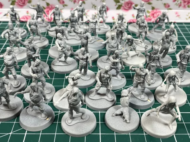 WARGAMES FACTORY ZOMBIE HORDE MALE FEMALE 28MM ZOMBIES FIGURES 37x ZOMBICIDE
