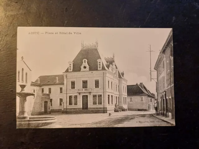 Aoste.place Et Hôtel De Ville.