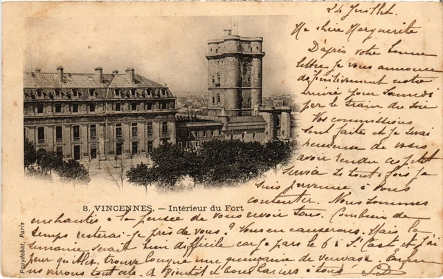 CPA Vincennes Interieur du Fort (1347333)