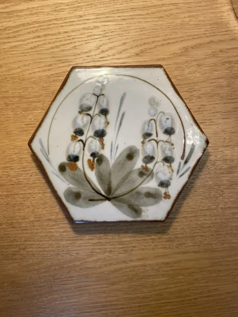 Large  Highland Stoneware Celadon Floral  Trivet Pot Stand   Hexagonal
