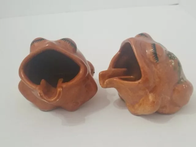 Pair of Singing Pond Frogs, Figurines Clay Glazed