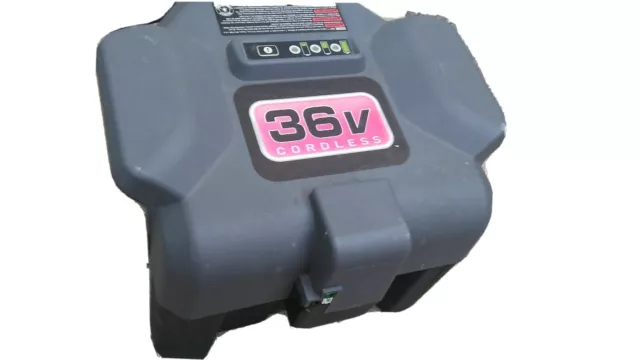 https://www.picclickimg.com/rZsAAOSws6JfEoW~/Black-Decker-RB3612-36Volt-Battery-EMPTY-CASE.webp