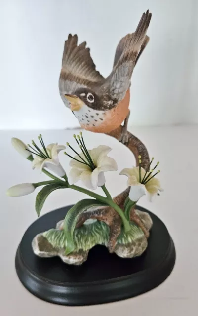 Maruri ROBIN with LILY Porcelain Bird Figurine-Songbird Serenade~Stand~6.5"~Mint