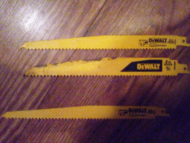 Dewalt DW4804-2 Reciprocating Saw Blades 8" x 6 TPI Wood w Nails Plunge Tip 2pk