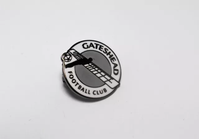 Gateshead Fc -  Enamel Crest Badge.