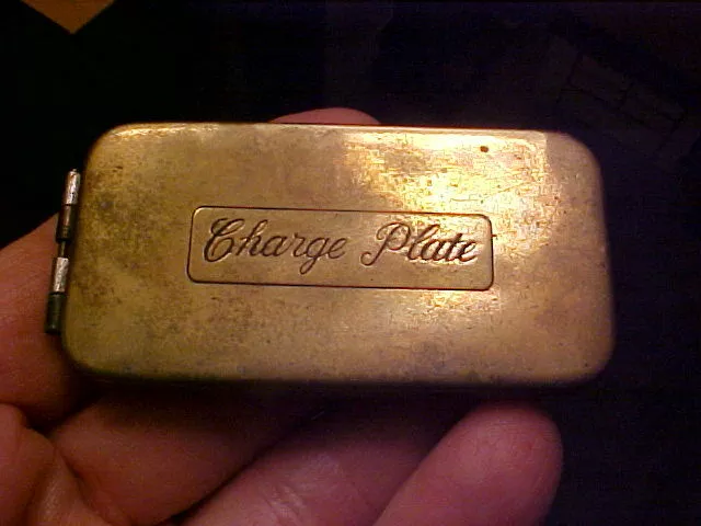 1950s Vintage BRASS CREDIT CARD CHARGE PLATE HOLDER VELVET LINED Vesta