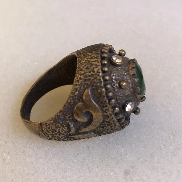 Extremely Rare  Ancient Roman Bronze Ring beautiful stone  - Size 8