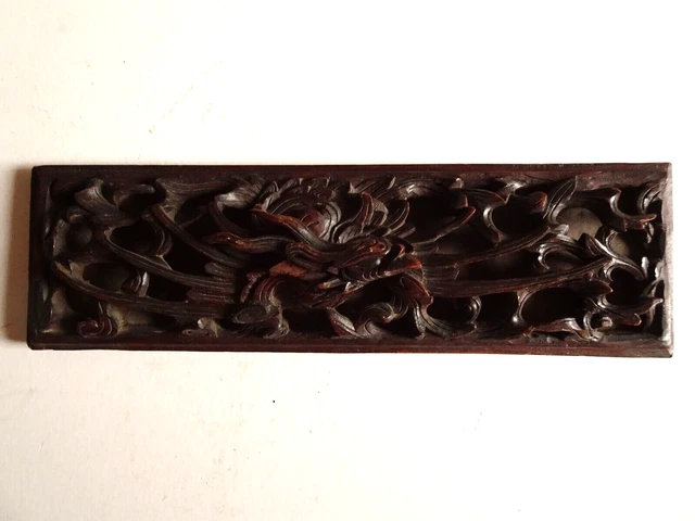Petit Panneau en bois de rose sculpté d'un oiseau du paradis.CHINE .XIX°.