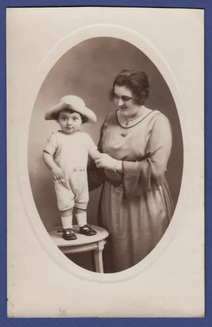 L* Carte postale ancienne CPA / PHOTO (femme et enfant) (années 1920 ?)