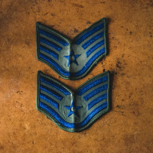 1 Paar STAFF SERGEANT PATCHES der US AIR FORCE / Original Aufnäher / USAF