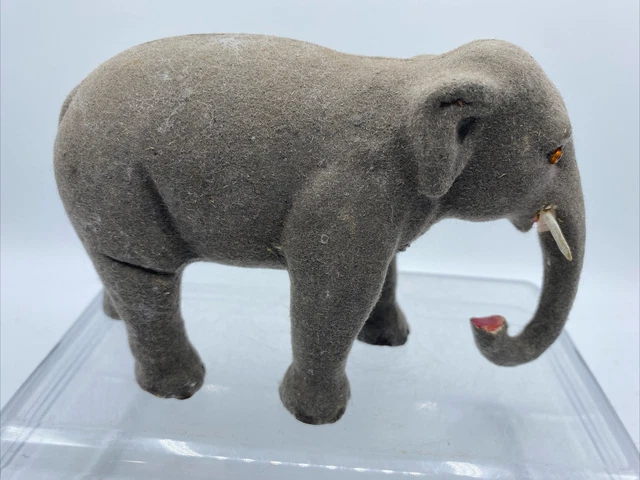 Santon  creche  elephant DEVINEAU hauteur 9,5 cm  taille 3 .