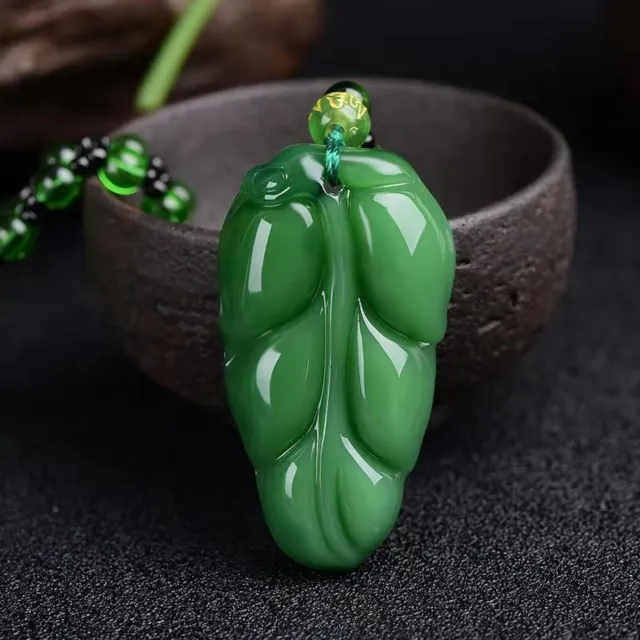 Natural Hand-Carved Lucky Green Jade Necklace Pendant Amulet Chain Chic Gift