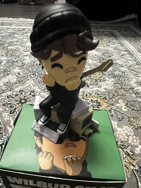 Youtooz Wilbur Soot Vinyl Figure Acoustic Orca