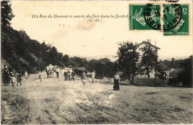 CPA Montmorency Rue de Domont et entree du fort (1319900)