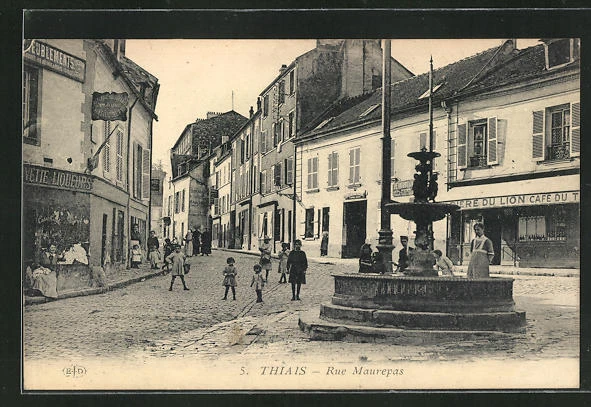 CPA Thiais, Rue Maurepas, part with fountain