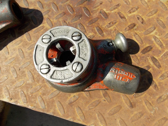 Ridgid 111-R pipe threader 1/2 inch die & ratchet,,, good teeth, no handle 111R Ridgid 111-R pipe threader 1/2 inch die & ratchet,,, good teeth, no handle 111R