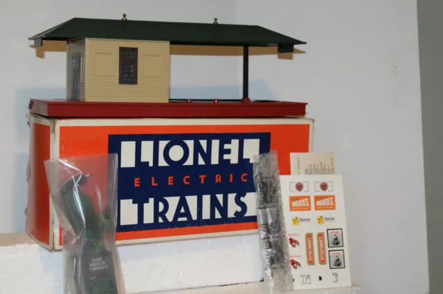 Lionel # 2323 Operating Freight Station