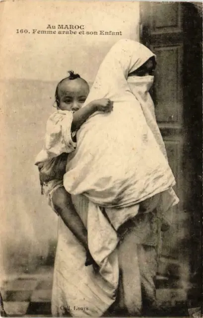 CPA AK Au Maroc Femme arabe et son Enfant MAROC (738503)
