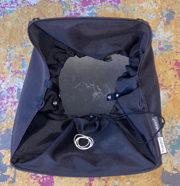 Cesta - Bugaboo Cameleon 3 canasta negra descolorida agrietada en plástico