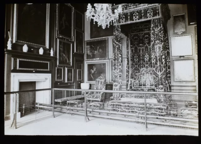 ANTIQUE Magic Lantern Slide HAMPTON COURT ROYAL BEDSTEAD C1906 PHOTO LONDON