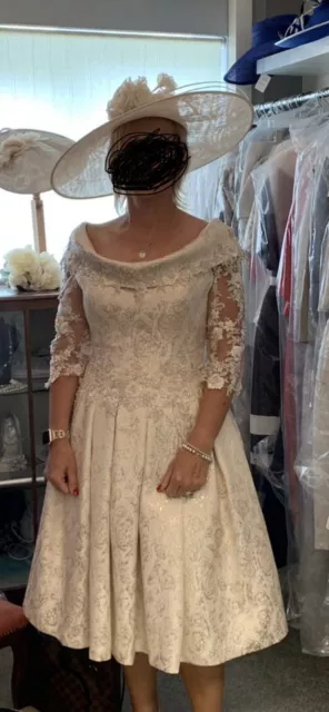 Ian stuart mother of the sales bride 2018