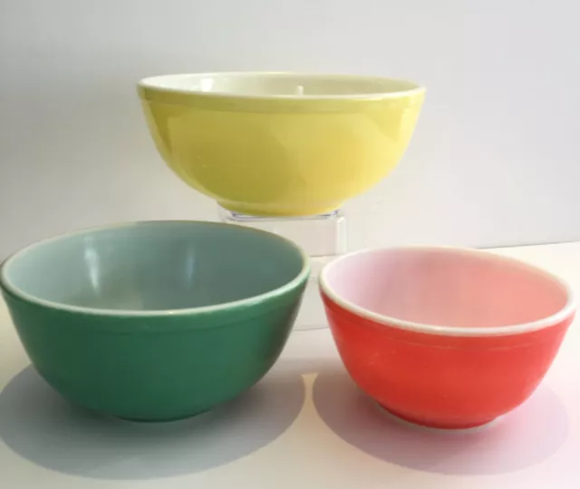 Vintage PYREX Nesting Mixing Bowls Primary Colors Yellow Green Red Set of 3