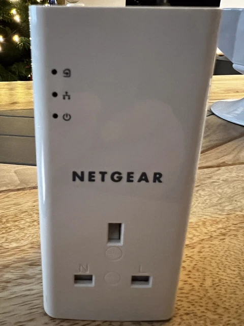 NETGEAR PLP1200S Powerline 1200 + Extra Outlet X 4