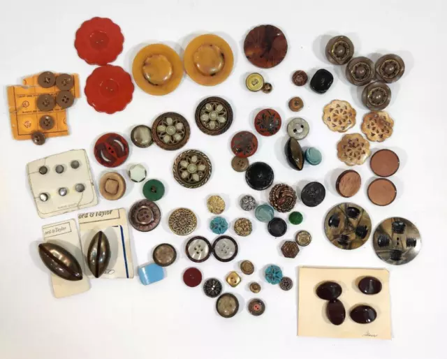 Vintage Mixed BUTTON LOT Assorted Sizes Shapes Colors Glass Plastic MOP Metal