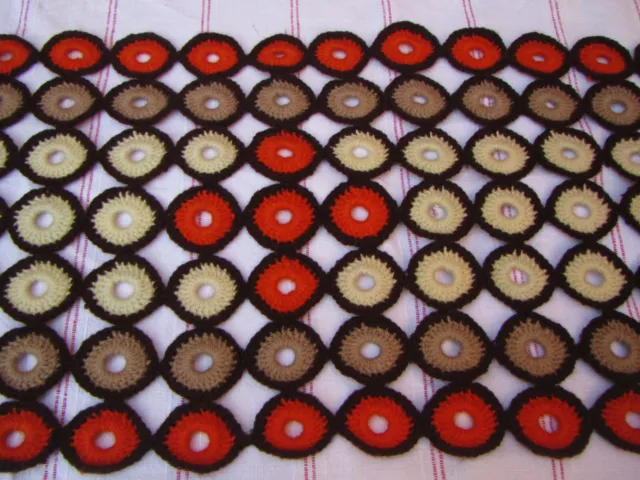 Ancien napperon centre de table en laine crochet fait main vintage 70, 41X124cm