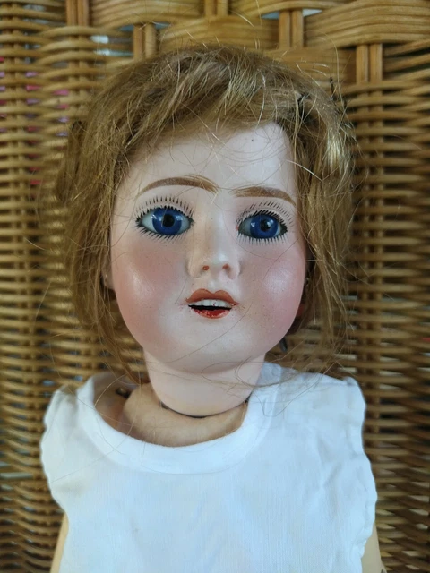 Ancienne poupée JB Limoges porcelaine