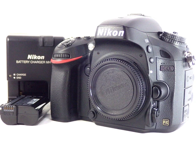 [N MINT!] Nikon D600 24.3MP Digital SLR Camera Body Japan w/o Lens "12,700shots"
