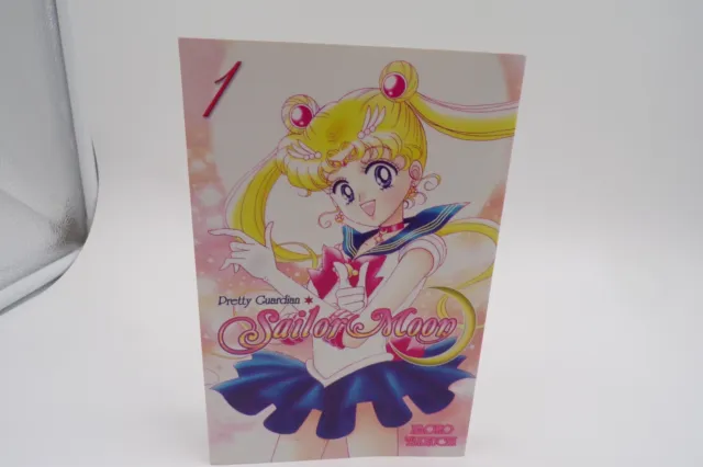 Pretty Guardian Sailor Moon Volume 1 Book by Naoko Takeuchi Kodansha Comics