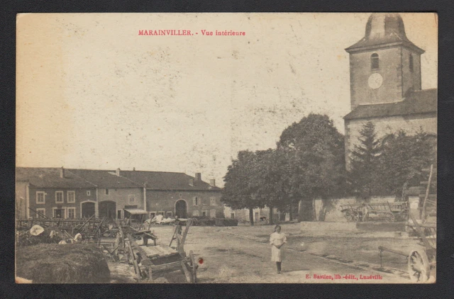 MARAINVILLER (54) VILLAS & EGLISE , alignement de charettes animé période 1910