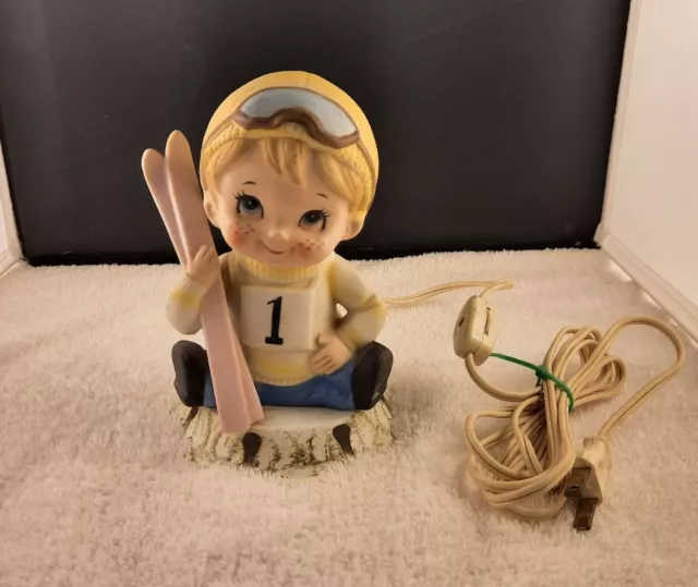 Vintage Boy Snow Skier Aladdin Giftware Portable Lamp Underwriters Laboratories