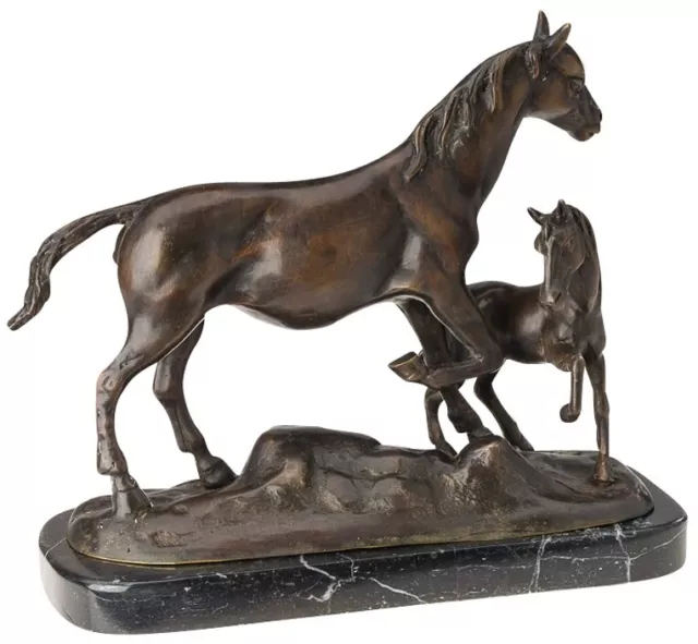 Statuette en bronze - style antique - motif cheval avec son poulain - 26 cm