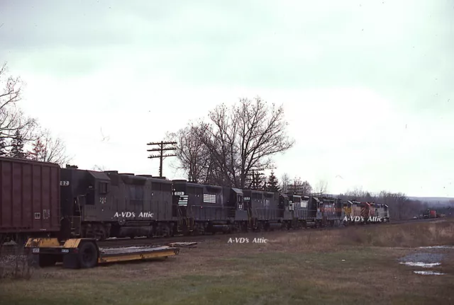 BIN  Orig slide B&M Boston Maine "new" power D&H train 270 Delanson NY 1992