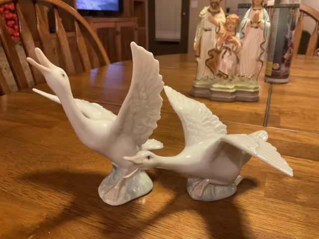 Lladro Daisa Spain Porcelain Geese In Flight Pair Gorgeous