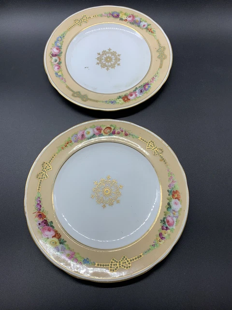 Ancienne Paire De Souliers En Porcelaine De Paris - Blanc Et Or à Fleurs, Style Napoléon III (7,5 Cm)
