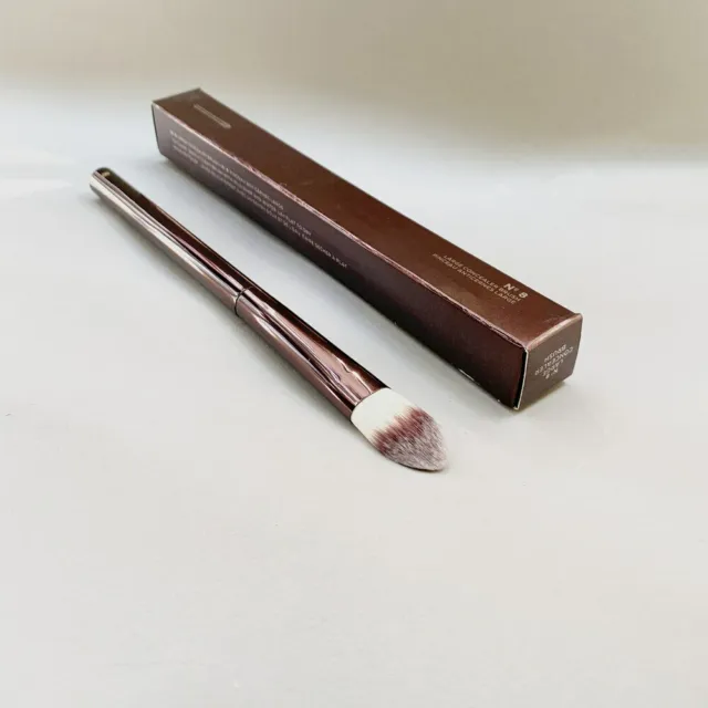 HOURGLASS Large Concealer Brush No. #8 NIB - MSRP $38 - 100%Authentic